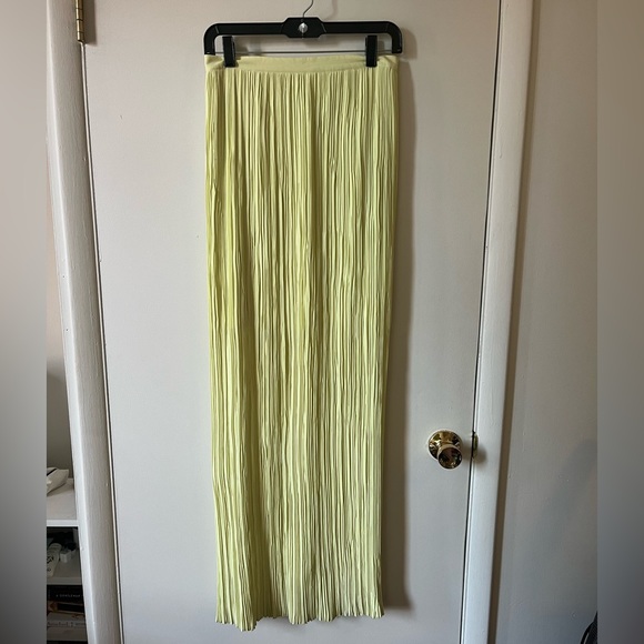 Alice + Olivia Dresses & Skirts - Alice + Olivia Yellow Pleated Maxi Skirt